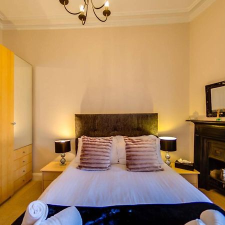 Joivy Spacious Apartment Next To The Meadows Edimburgo Exterior foto
